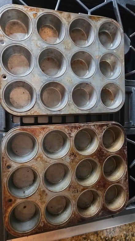 Photo of free Muffin pans (Downtown Mountain View) #1