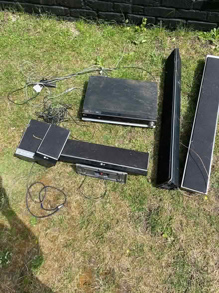 Photo of free LG DVD Player and surround sound (Horndon SS17) #1