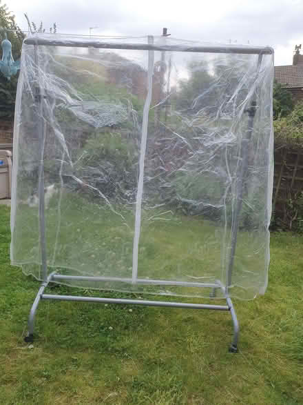 Photo of free metal clothes hanging frame (Cleckheaton BD19) #2