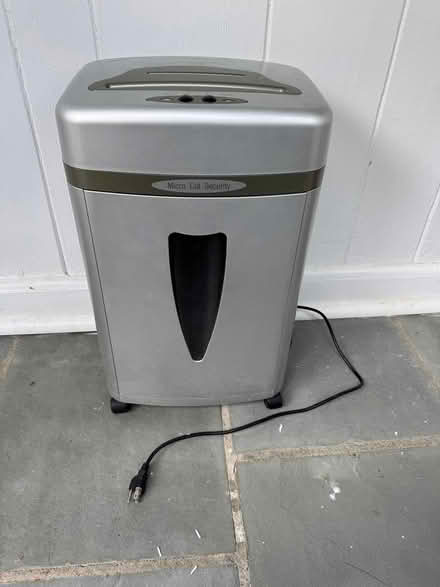 Photo of free Staples Micro Shredder (Chappaqua) #1