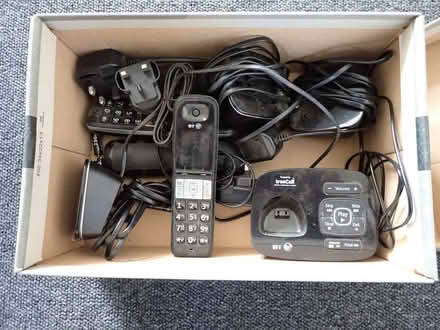 Photo of free BT8500 cordless answer phone system with 4 handsets. (Hollingdean BN1) #2