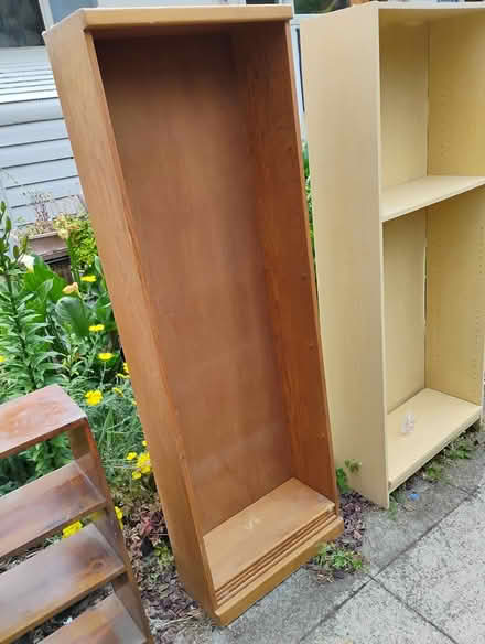 Photo of free Bookshelf #2 (Fremont/Greenwood) #2