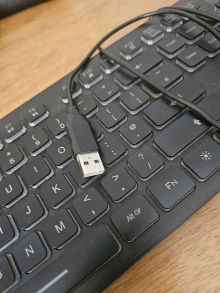 Photo of free Working light up keyboard (Kingswood BS15) #4