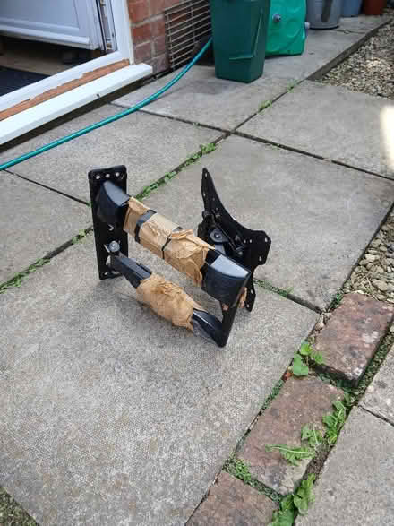 Photo of free Wall mounted tv bracket (Stroud GL5) #2