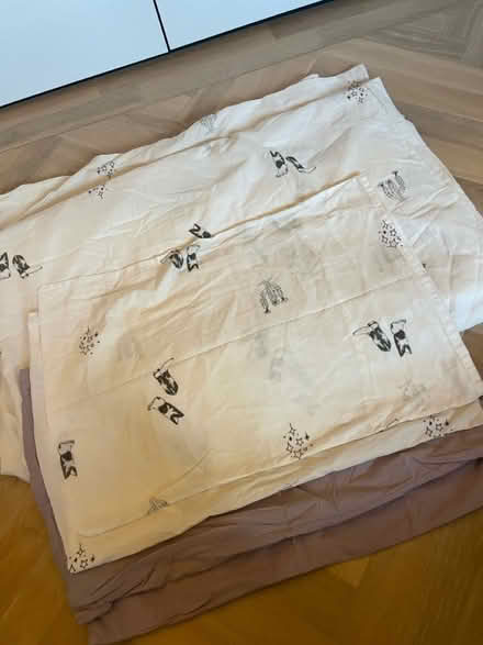 Photo of free Bed covers (Old Winsdor SL4) #1