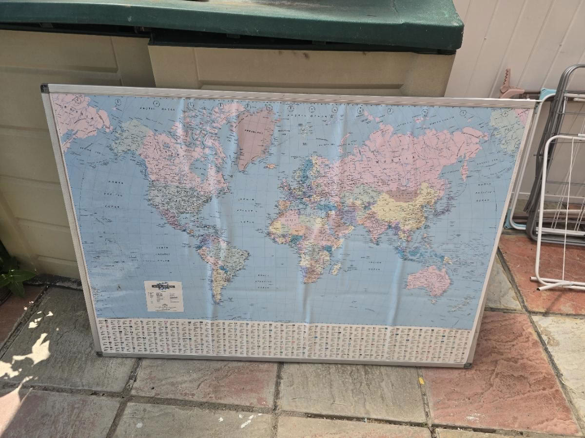 Free: World map in frame (TW5)