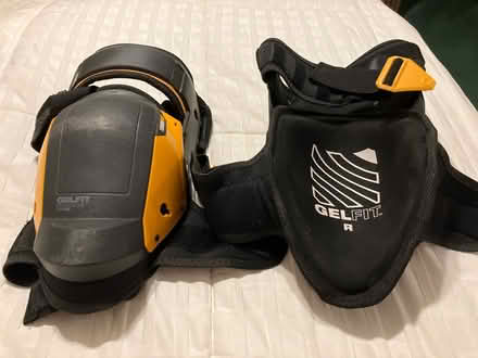 Photo of free Heavy duty knee pads (Bensenville) #1