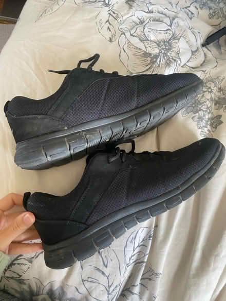 Photo of free Men’s size 7 black trainers (Herne Hill, SE24) #2