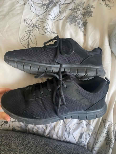 Photo of free Men’s size 7 black trainers (Herne Hill, SE24) #4
