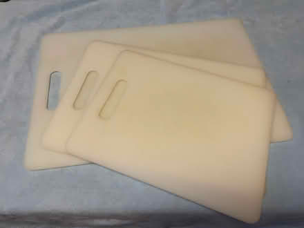 Photo of free set of 3 plastic cutting boards (Cheltenham) #1