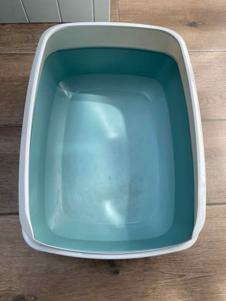 Photo of free Cat Bed and Litter Tray (Eastcote HA4) #3