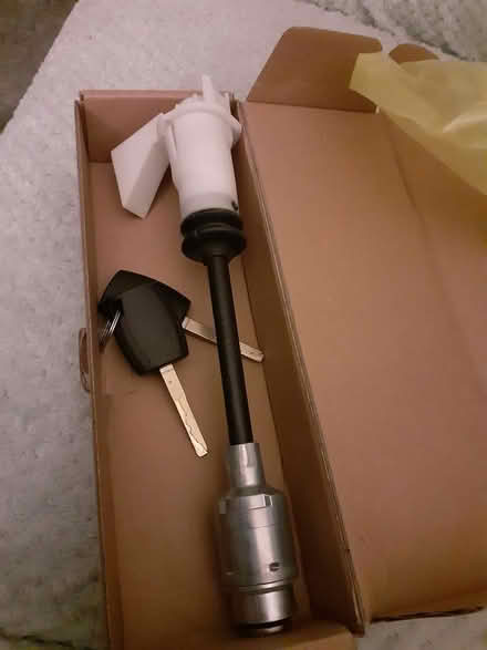 Photo of free Ford Focus Mrk 2 Bonnet Lock (Hertford Heath SG13) #1