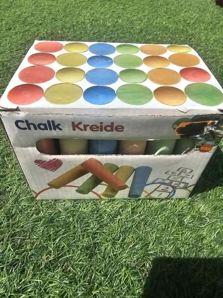 Photo of free Box of chalks (Kingston KT2) #3