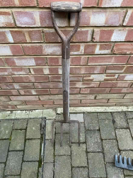Photo of free Garden fork (Flitwick) #1