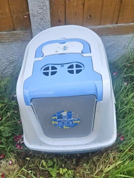 Photo of free Covered Cat Litter Tray (Walthamstow North E17) #1