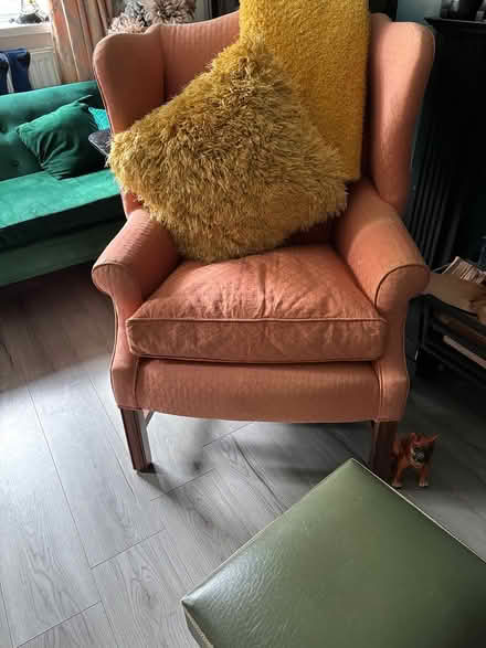 Photo of free Lovely chair (Al100DJ) #1