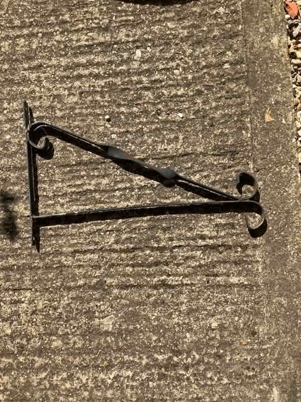 Photo of free Bracket (Hatfield AL10) #1
