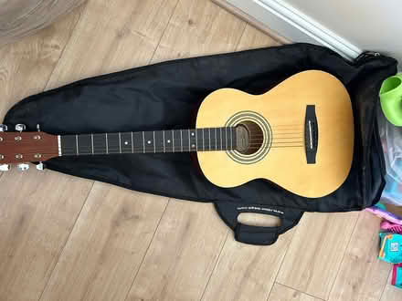 Photo of free Guitar (RG4) #1