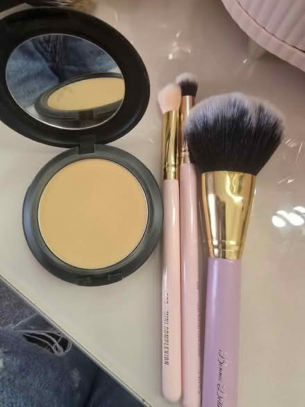 Photo of free MAC NC 43.5 and brushes (Tulse Hill SE24) #1