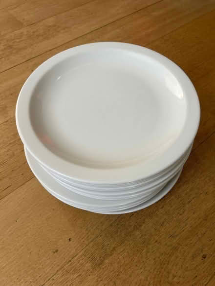 Photo of free 14 white dinner plates (25cm) (Near Kew Gardens, Richmond) #1