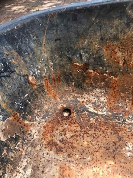 Photo of free Well worn large wheelbarrow (OX4 Iffley) #2