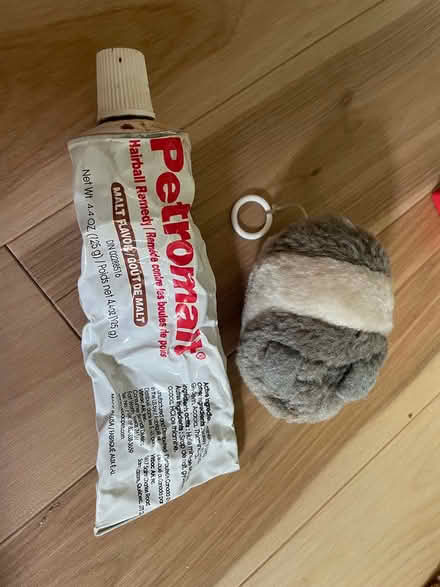 Photo of free Dog and cat supplies (Mt. Pleasant) #3
