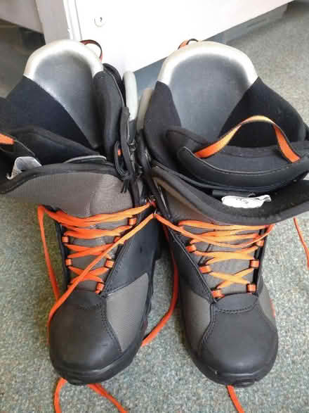 Photo of free Snowboard boots - size 8 - 2 pairs (Wokingham RG41) #2