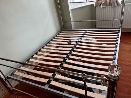 Photo of free Double bed (SM4 lower morden) #3