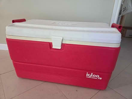 Photo of free Igloo camping cooler (Bull Mountain, Tigard) #1