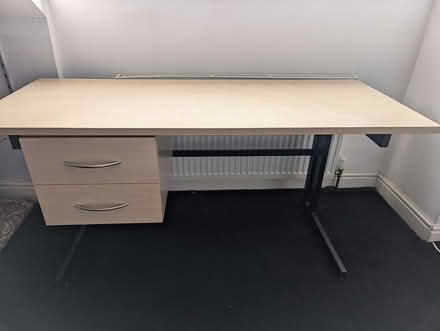 Photo of free Large desk (Meersbrook S8) #1