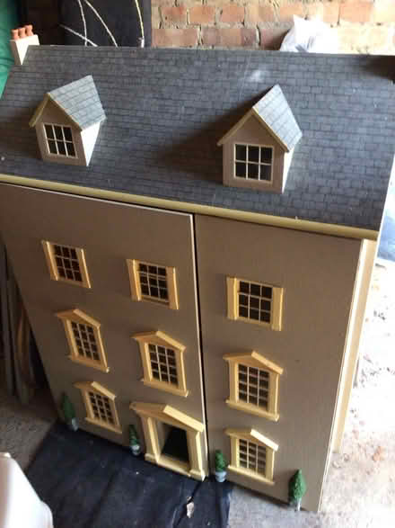 Photo of free Georgian doll house (Billericay) #1