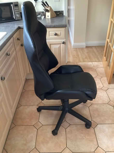 Photo of free Gaming/Office Chair (Great Barford) #2