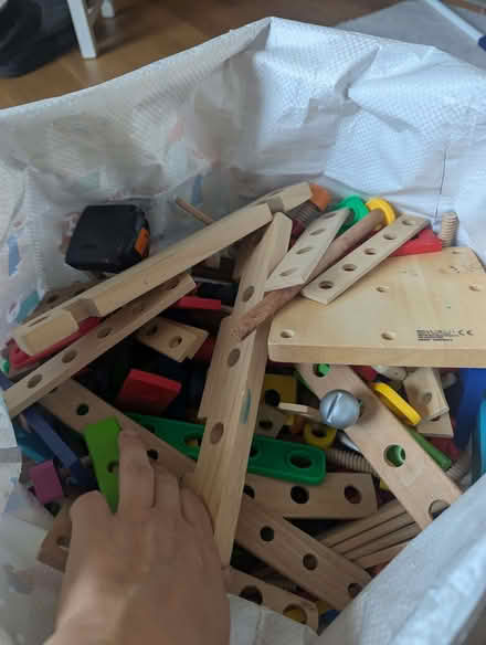 Photo of free wooden construction DIY set for kids (Twickenham TW1) #2