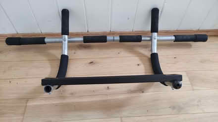 Photo of free Exercise pull up bar (Chislehurst BR7) #1