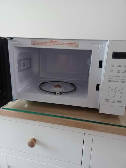 Photo of free Microwave 700 w (Parkwood Rainham ME8) #2