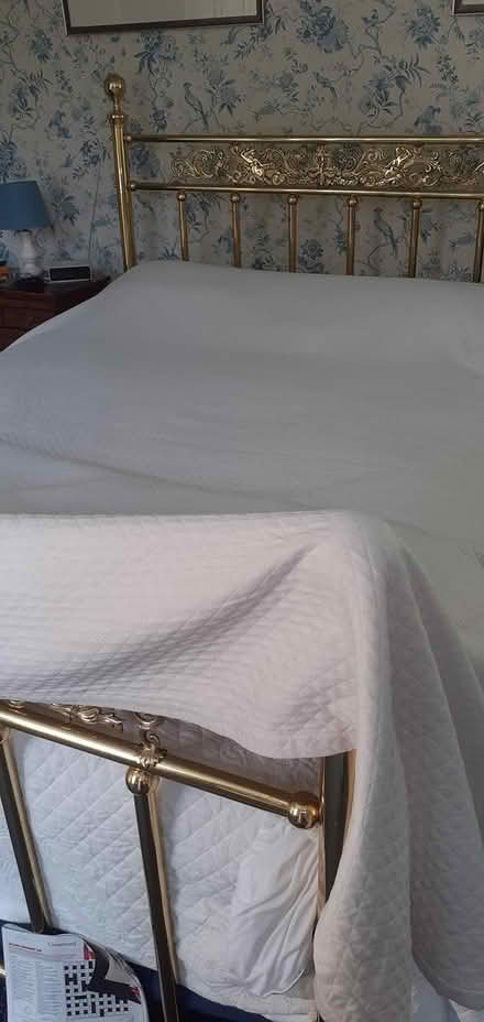 Photo of free King size bedspread (GL6 (Chalford)) #3