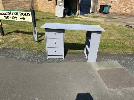 Photo of free Small desk (Courtlands Drive WD17) #1