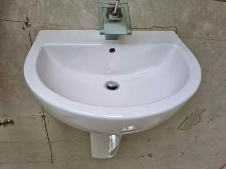 Photo of free Bathroom Basin (PL20) #2