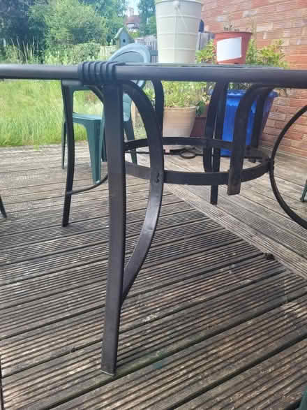 Photo of free Garden table (Harpenden batfor) #2
