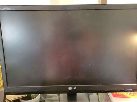 Photo of free Desktop computer & 22" monitor (Chirton NE29) #2