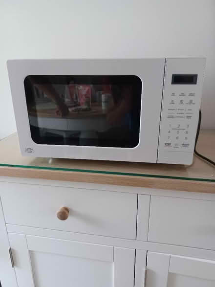 Photo of free Microwave 700 w (Parkwood Rainham ME8) #1
