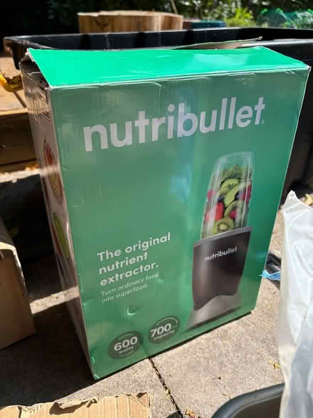 Photo of free storage box with various contents (Se20 - Penge) #2