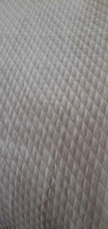 Photo of free King size bedspread (GL6 (Chalford)) #2
