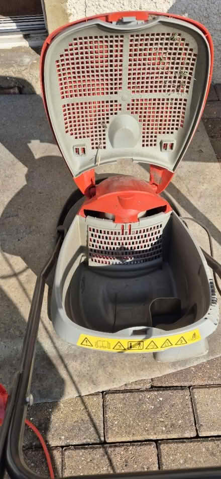 Photo of free Flymo Hover Vac 270 - Not working (Feltham TW13) #2