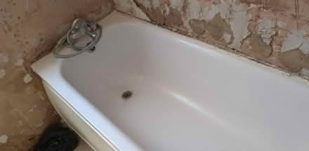 Photo of free Bath (you will need to remove) (Bell Gardens E17) #2