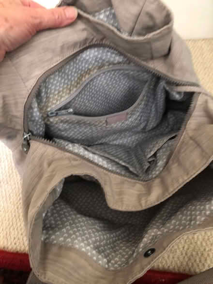 Photo of free Large handbag (Sheet) #3