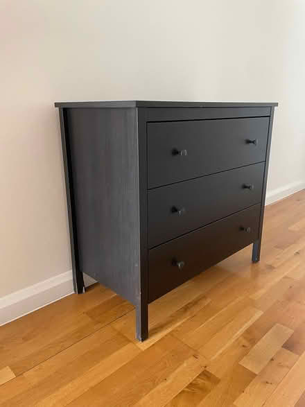 Photo of free Black chest of drawers (SE10) #1