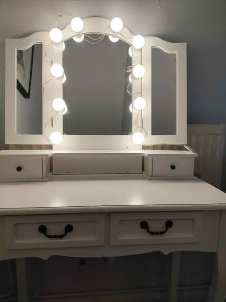 Photo of free Small dressing table with lights (Black Dam RG21) #2