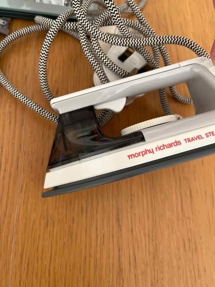 Photo of free Mini steam iron (AL5 Harpenden) #2