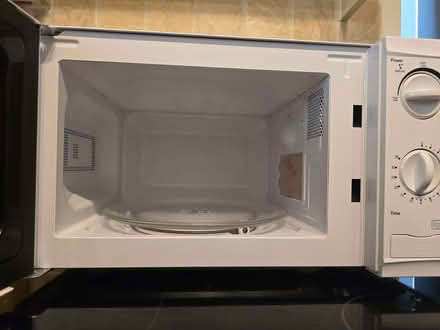 Photo of free Small microwave (Cutteslowe OX2) #3